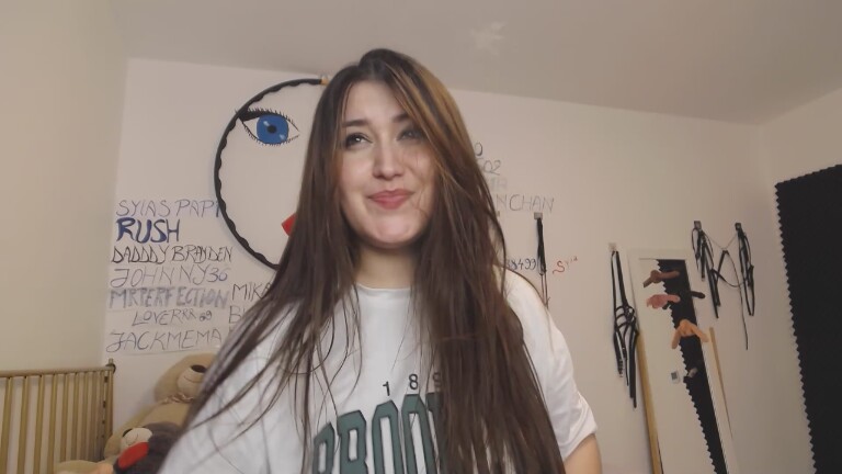 SYIA's Streamate show and profile