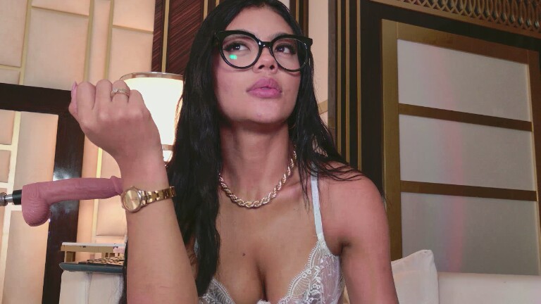 AnnieMilan's Streamate show and profile