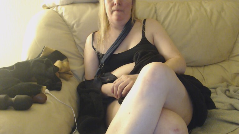 English_Rose_xxx's Streamate show and profile